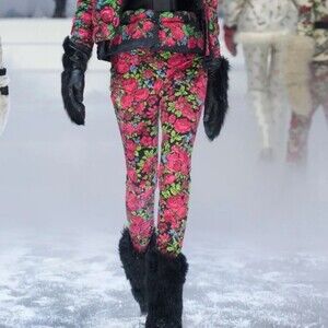 Moncler Red Floral Ski Trousers Size 42 Edgy Feminine Luxury Athleisure New